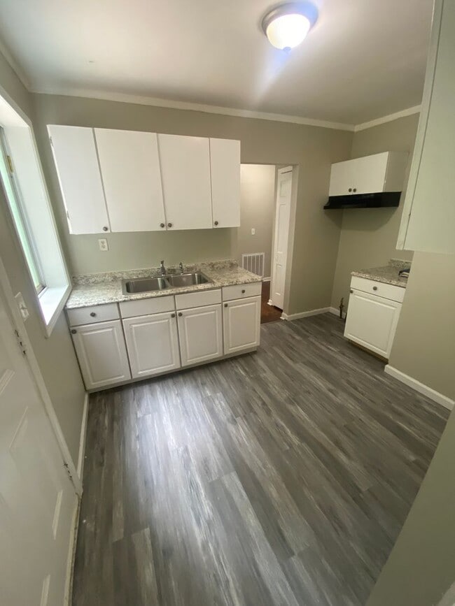 Photo - **ON HOLD**3 Bedroom / 1 Bathroom Home for...