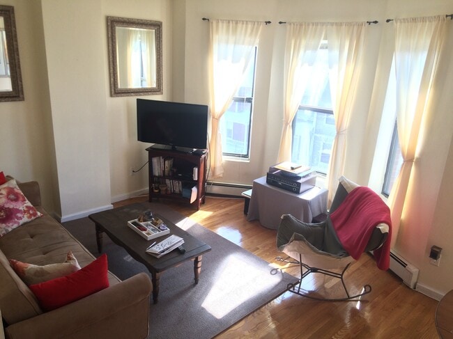 Building Photo - 1115 Harrison Ave Unit #2 Rental