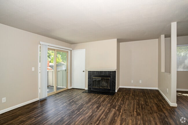1BR, 1BA - 760SF