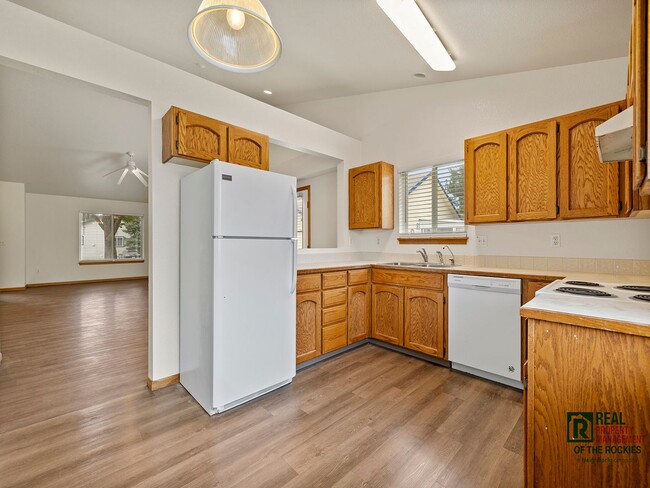 Photo - Single-Family 4 Bed 3 Bath: Maintenance-Fr...
