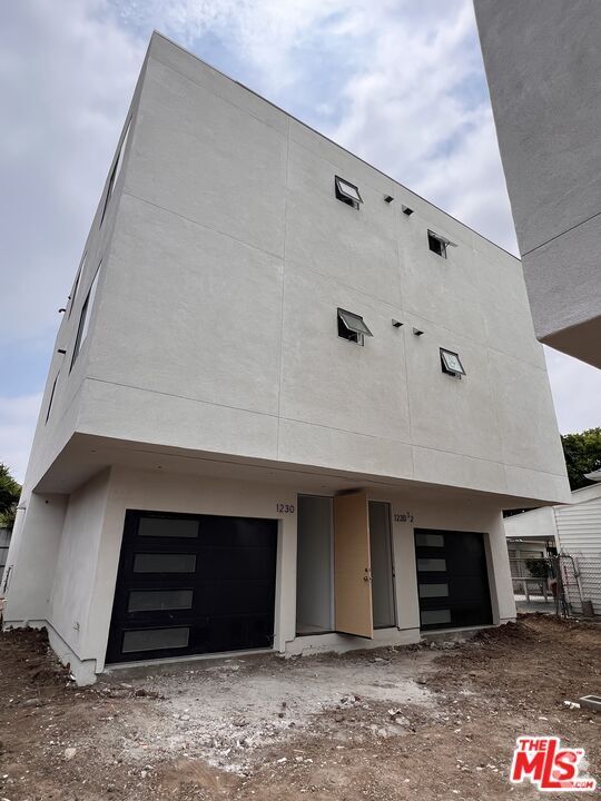 Building Photo - 1230 S Berendo St Rental