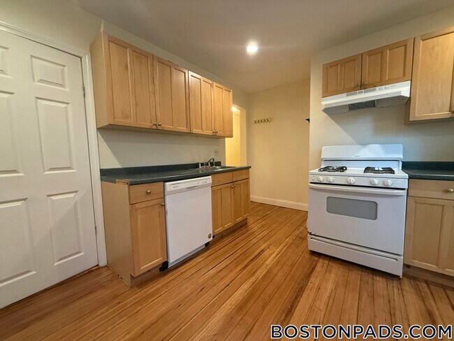 Photo - 64 Pleasant St Unit 2