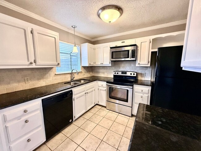 Building Photo - 955 Ridgepoint Ct