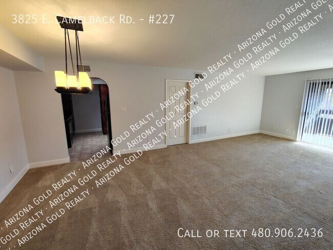 Photo - 3825 E Camelback Rd Unidad #227