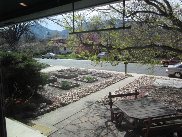 Photo - 3 Bed 2 Bath Martin Acres Home With Large Backyard & Flatiron Views!