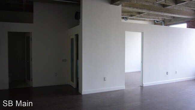 Photo - 111 W 7th St