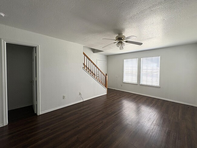 Photo - 5709 Redstone Dr