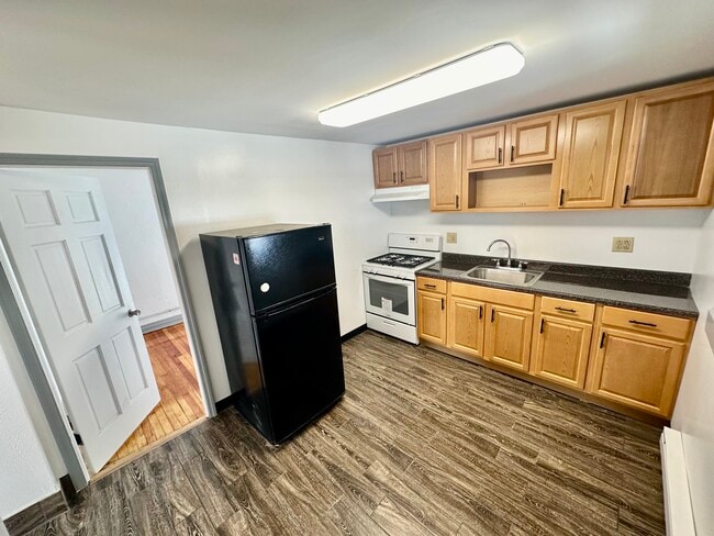 Building Photo - 441 Willow St