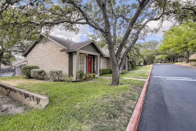 Photo - 1015 E Yager Ln Unidad 141