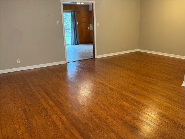 Photo - 6421 Neff St