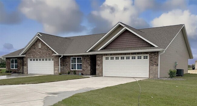Building Photo - 2018 Serenade Ln Unit 2018 Serenade