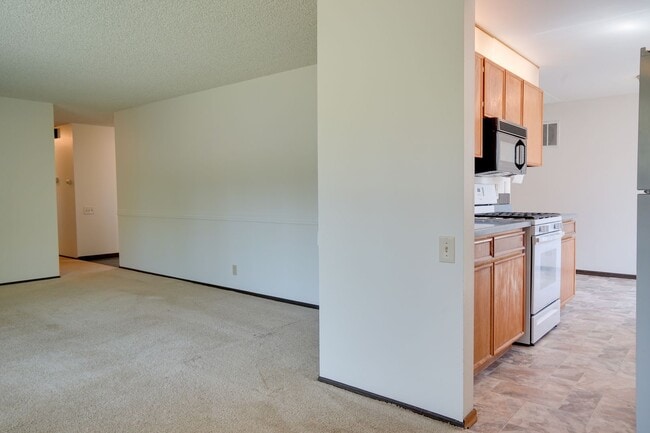 Photo - Rolling Hills Rambler