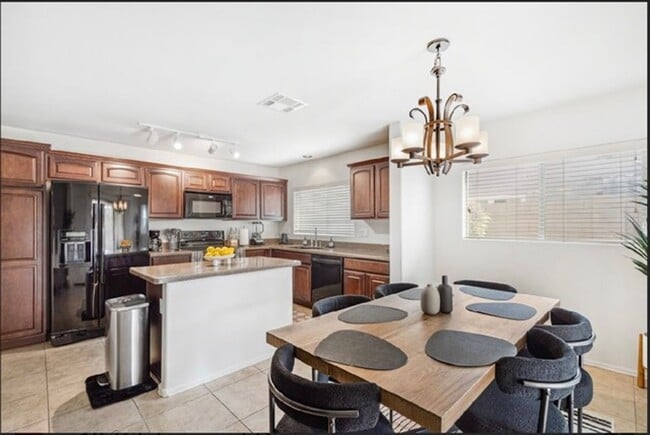 Photo - Nice 3 Bedroom Home In Phoenix