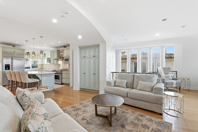 Photo - 424 N Broadway