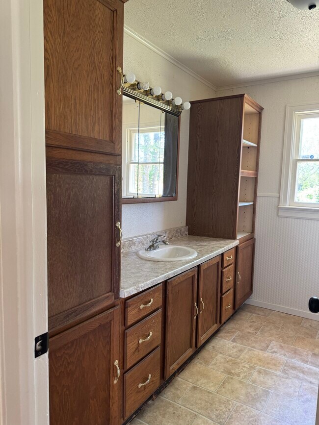 Photo - Bonham House