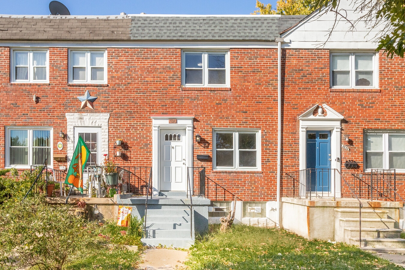 Front entrance - 7840 Hillsway Ave Townhome