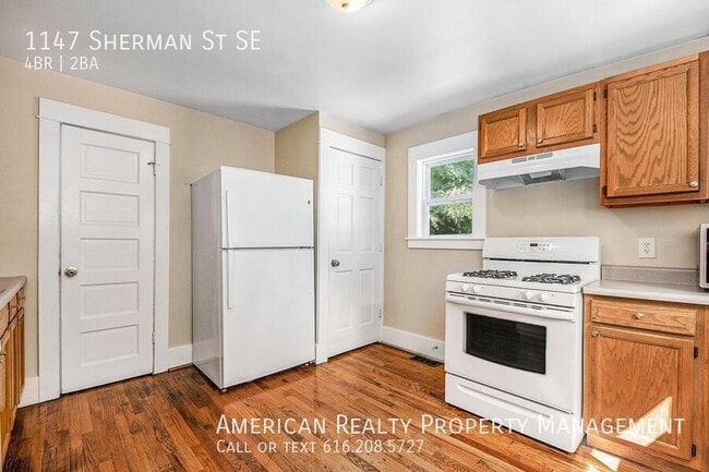 Photo - 1147 Sherman St SE