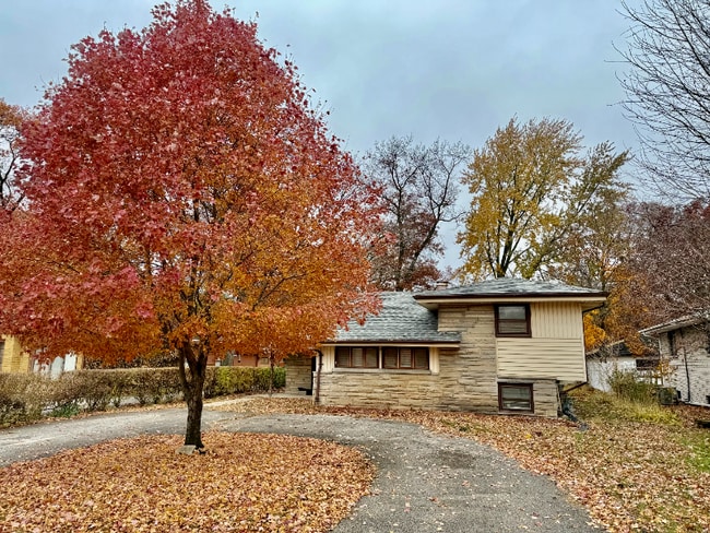 Photo - 18104 Paxton Ave