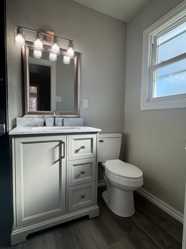 Photo - 304 S 2nd St