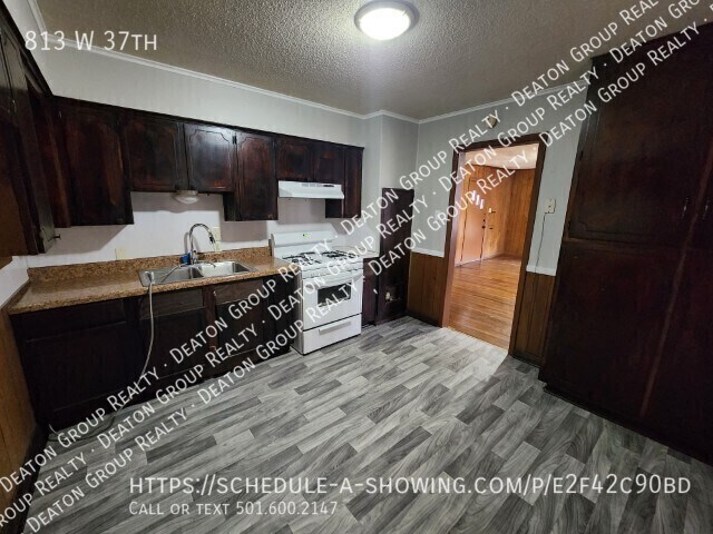 Photo - 813 W 37th St