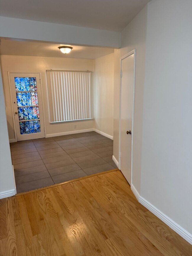 180 S Mountain View Ave Unit E