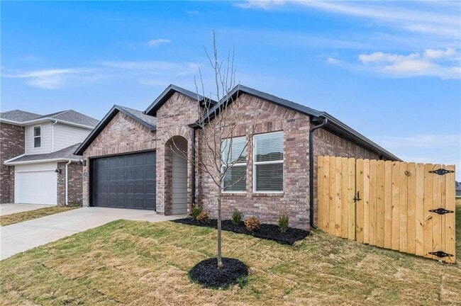 Photo - 138 S Maroon Ave