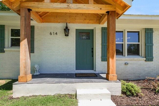 Photo - 614 Holland Ct SW