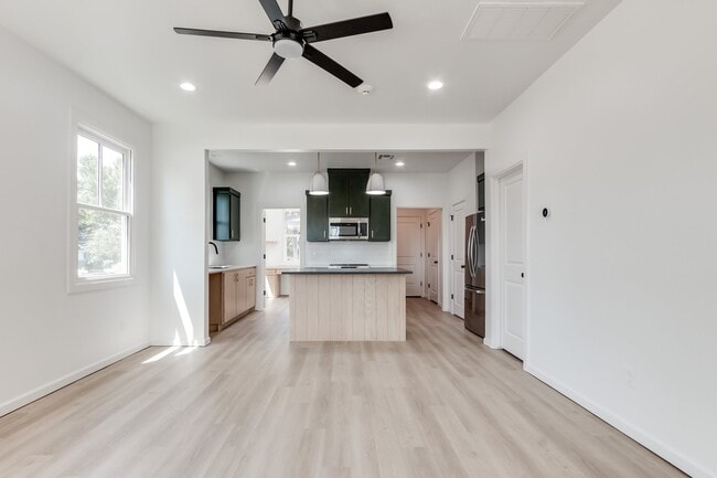 Photo - 2601 N Dewey Ave
