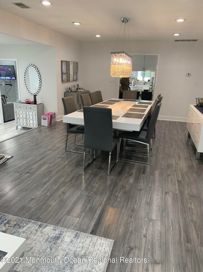 Photo - 28 Dwight Dr