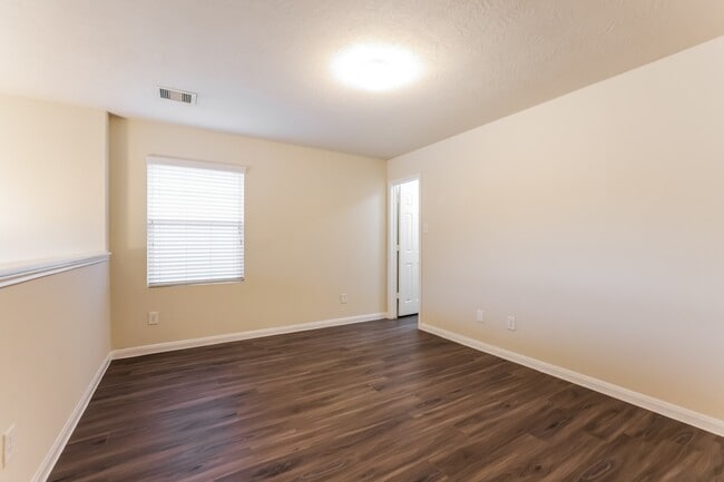 Photo - 10931 Myrtle Oak St