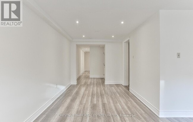 Photo - 76 Walmsley Blvd Unit 1