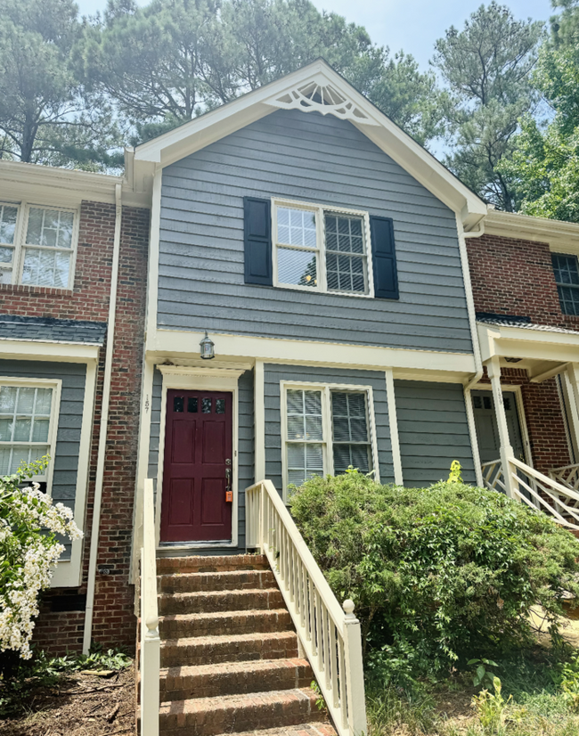 Beautiful Cary Townhome - Beautiful Cary Townhome