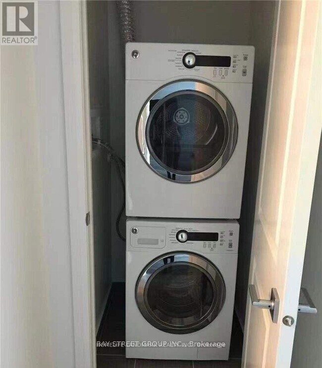Photo - 7165 Yonge St Unit 2210