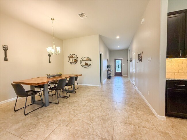 Photo - 2513 Kaman Ln