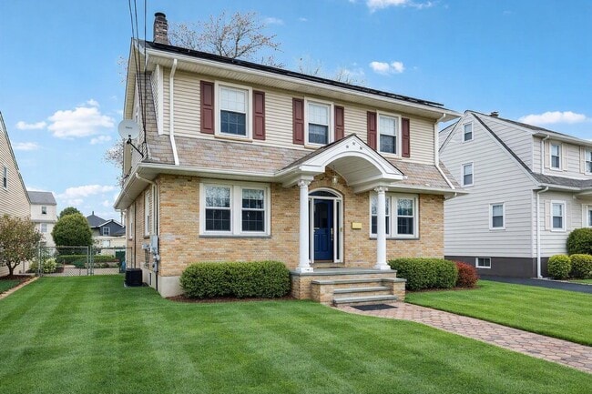 Photo - 48 Marinus St