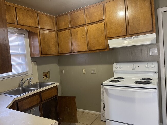 Photo - 2103 Beverly St