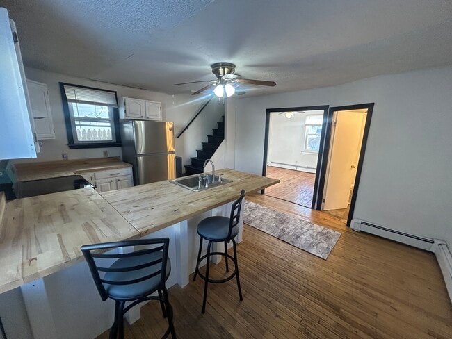 Building Photo - 111 Summer St Unit 3