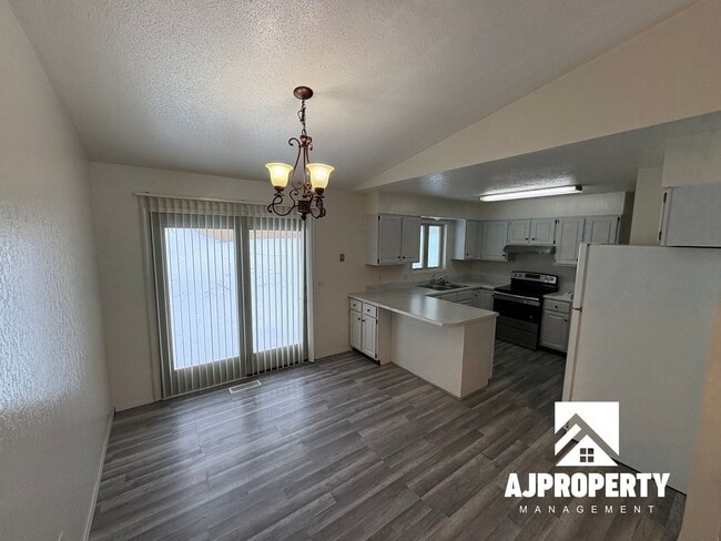 Photo - 5801 W Coughran Ct