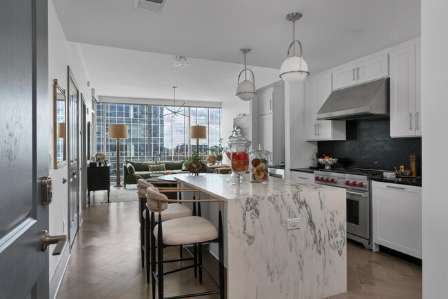 Building Photo - 1616 West End Ave Unit 2206