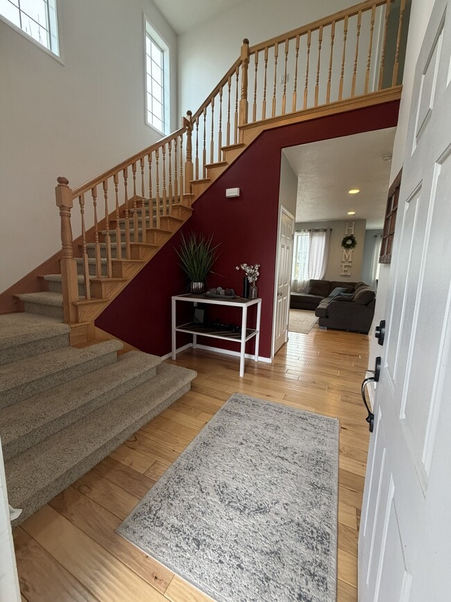 Photo - 7396 Pineview St NE