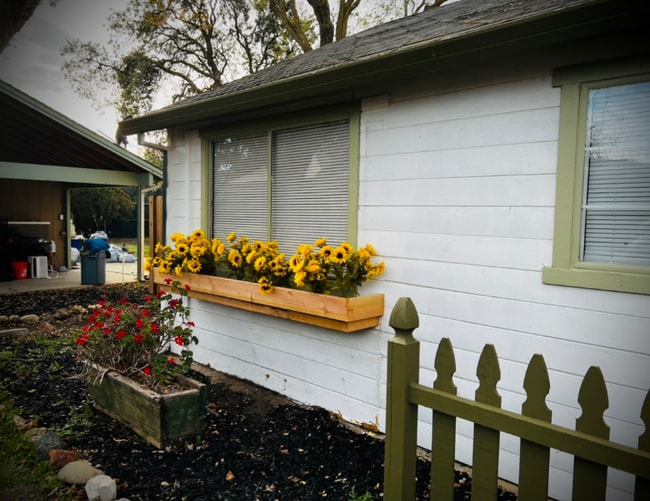 Building Photo - 657 Madrone Ave Rental