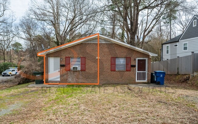 Building Photo - 910 Fiske St Unit A