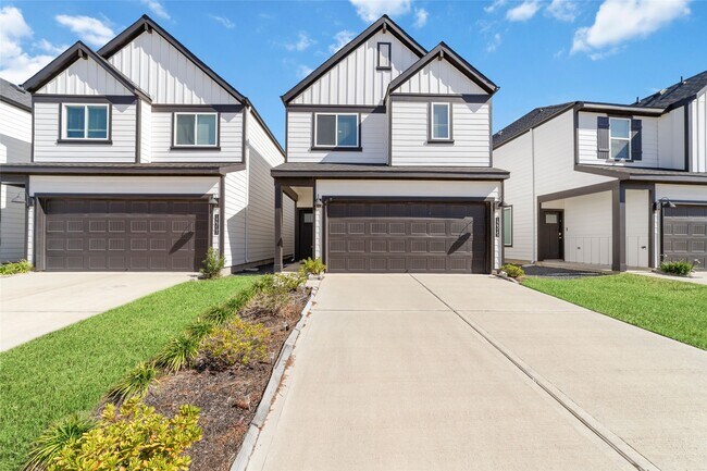 Building Photo - 12315 Churchill downs Dr