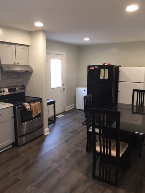 Photo - 702 Hudson Ave