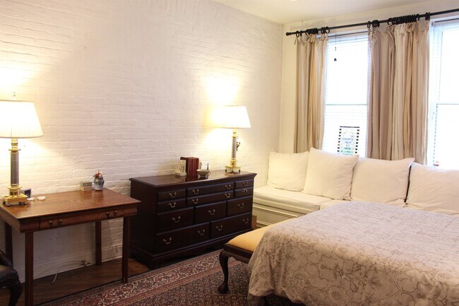 Photo - 1021 Grand St Unit 3F