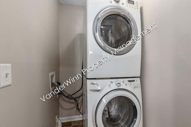 Photo - 1308 Leonard St NW