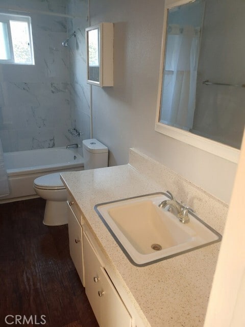 Photo - 1935 W Linden St