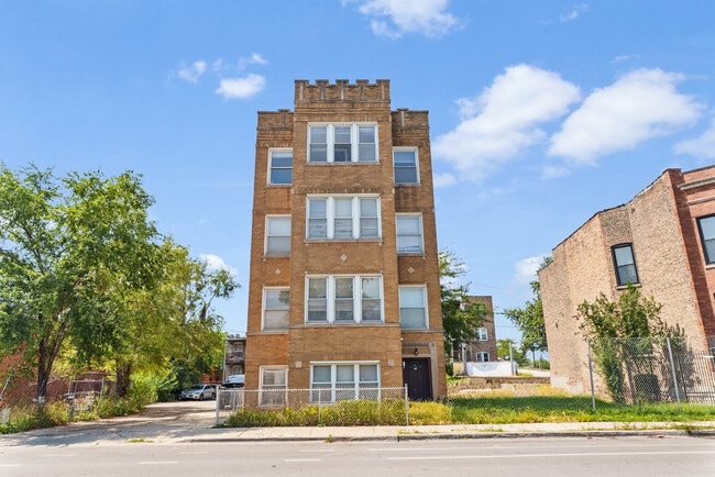 Building Photo - 340 S Homan Ave