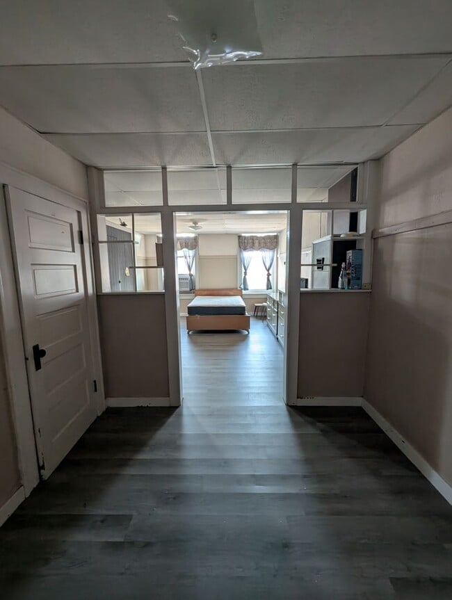 Building Photo - Furnished One Bedroom Apartment in Salisbury Unit 106 E 3rd St Apt 5