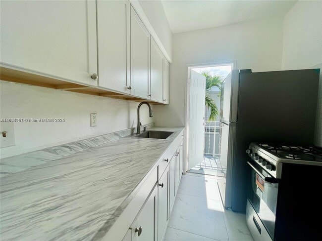 Photo - 780 81st St Unidad 9